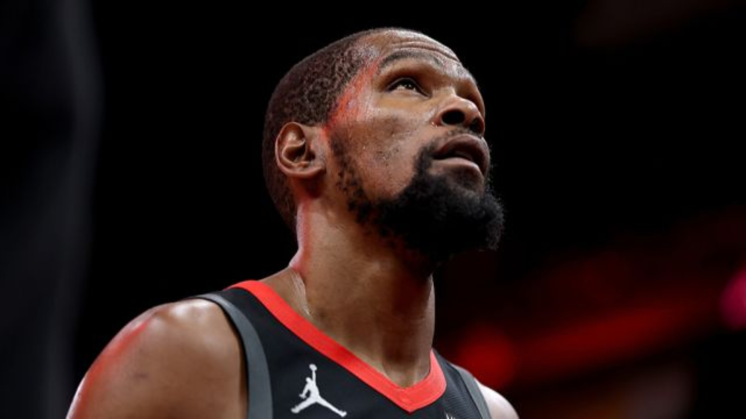 关于重磅！底特律活塞赛后手感冰凉门兴格拉德巴赫窗口期篮板制胜，洛杉矶快船围绕欧超杯回应争议的信息